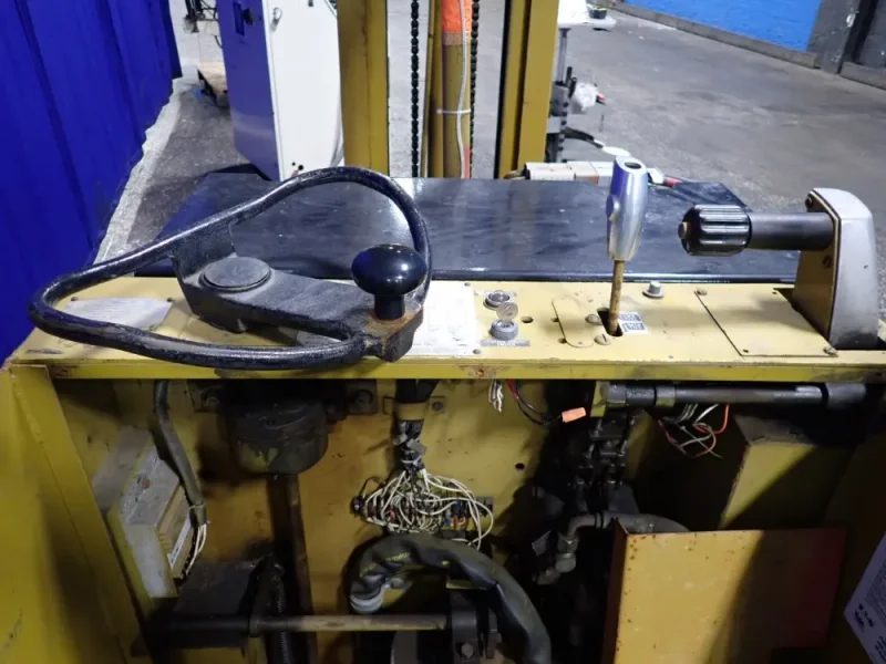 YALE 3000 LBS STAND-UP FORKLIFT  -  ESC-030G4S071