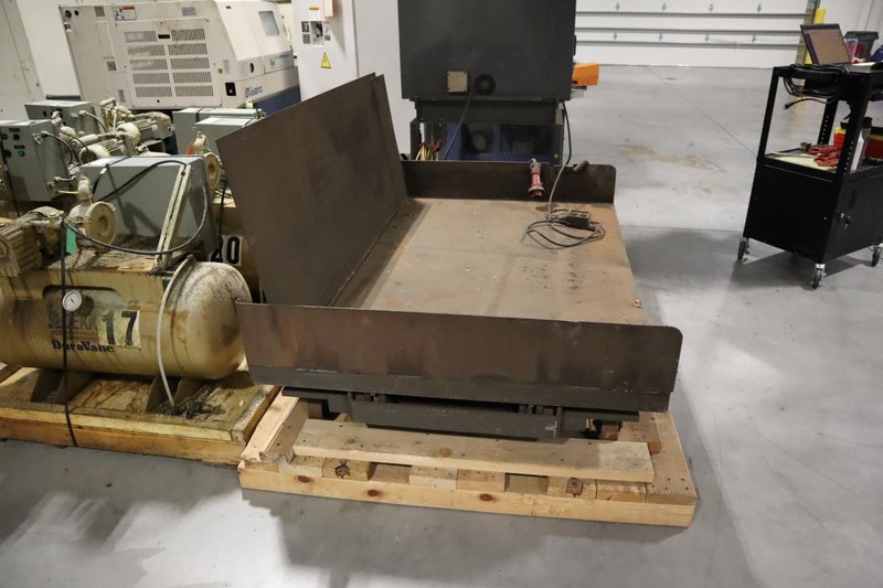 Electric Lift Table With Up/Down Pendant - Portable On Wheels- Auction Item