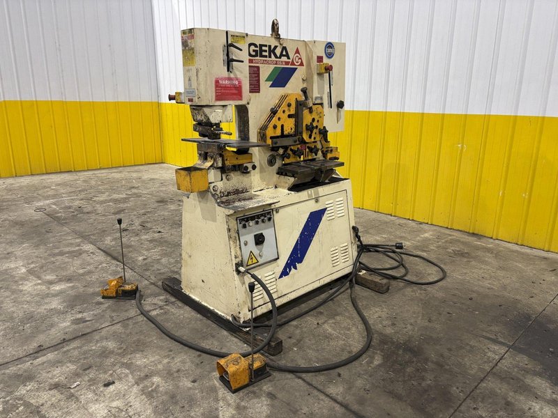 55 TON GEKA MODEL #55/A HYDRACROP HYDRUALIC IRONWORKER: STOCK #23215