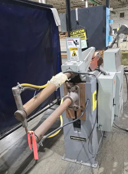 BERKLEY DAVIS RA-3-36 WELDER 440V 50 KVA 36″ THROAT USED