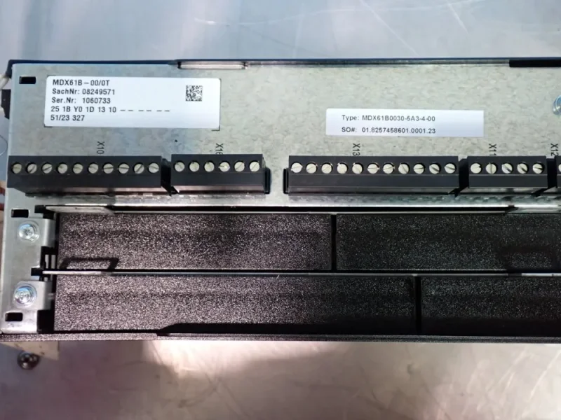 SEW EURODRIVE 4 HP MOVIDRIVE B INVERTER  -  MDX61B0030-5A3-4-00