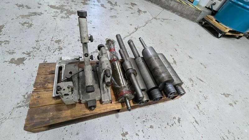 Toyoda GUP 32×100 Universal Grinder, 1981 – Spare Wheels, ID Attachment, Steady Rest Included