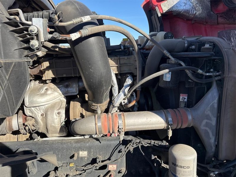 2020 Freightliner Cascadia 1FUJHHDVXLLLC1679