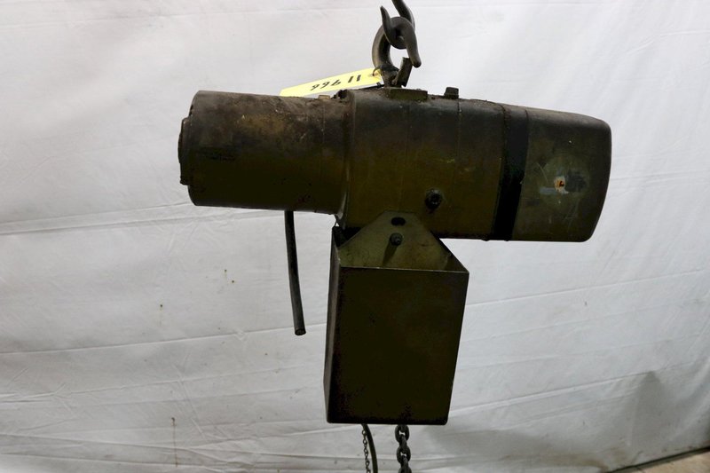 1/2 TON YALE ELECTRIC POWER CHAIN HOIST: STOCK #11966