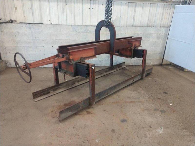 20,000 LBS X 120" X 24-60" SIDE ADJUSTABLE PLATE / SHEET LIFTER