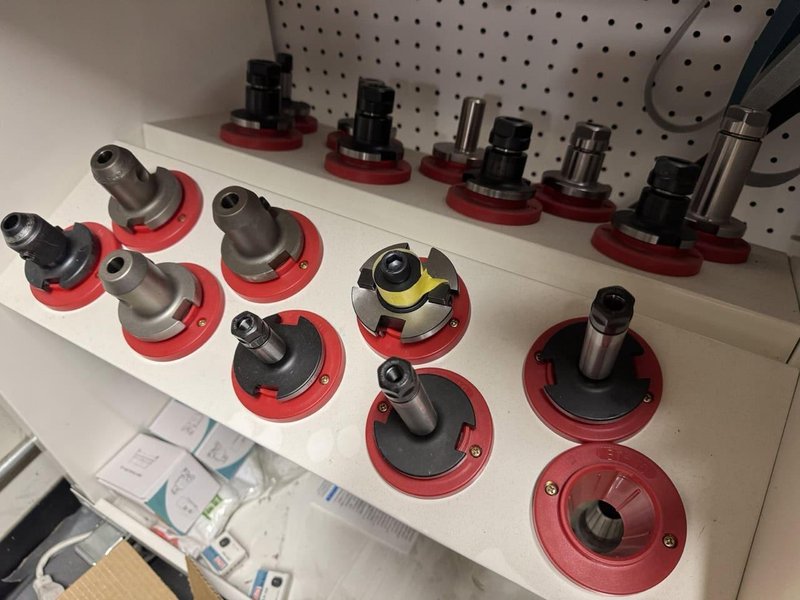 Millport Red Rhino CNC Knee Mill, 2006 – Troyke 5-Axis Rotary, Centroid M400 CNC Controller