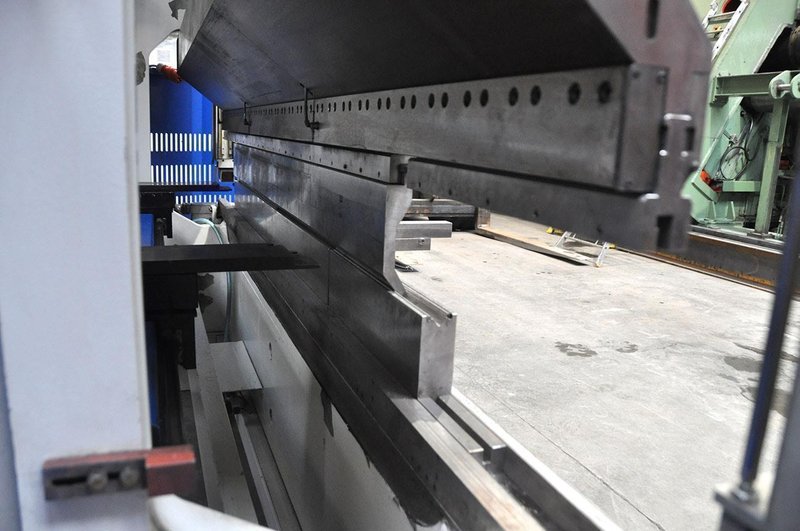 Trumpf trumabend - 230 ton x 3050 mm CNC