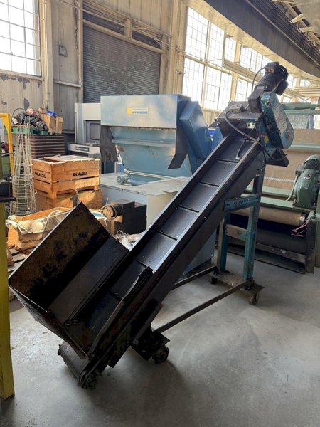 12" NEW LONDON MODEL 500-12 INCLINED PARTS CONVEYOR. STOCK # 0425023