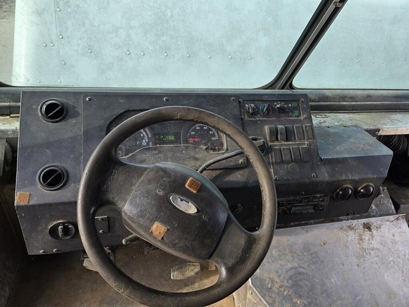 Ford Econoline E-350 Step Van, 2013 – 5.4L V8 Ready for Work