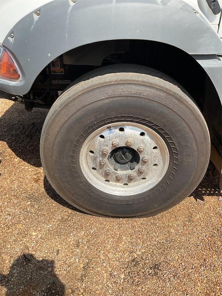 2025 Mack GR64B 1M2GR2GC1SM043902