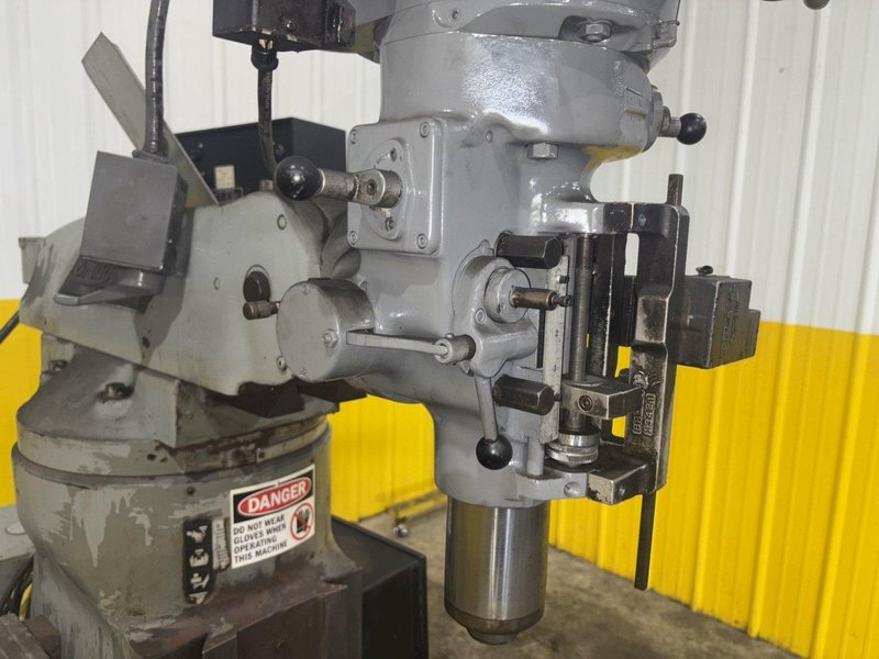 1.5 HP BRIDGEPORT 2 AXIS  CNC VERTICAL RAM TYPE MILL WITH PROTOTRAK PLUS CONTROL: YOBRO #24118