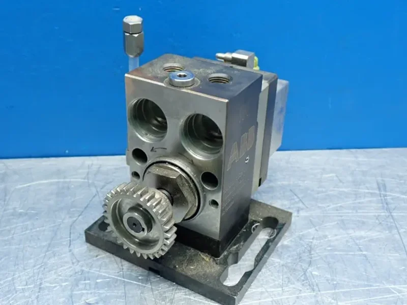 ABB VOLUME: 6CM  ROBOTIC SPRAY GEAR PUMP  -  3HNA011835-001