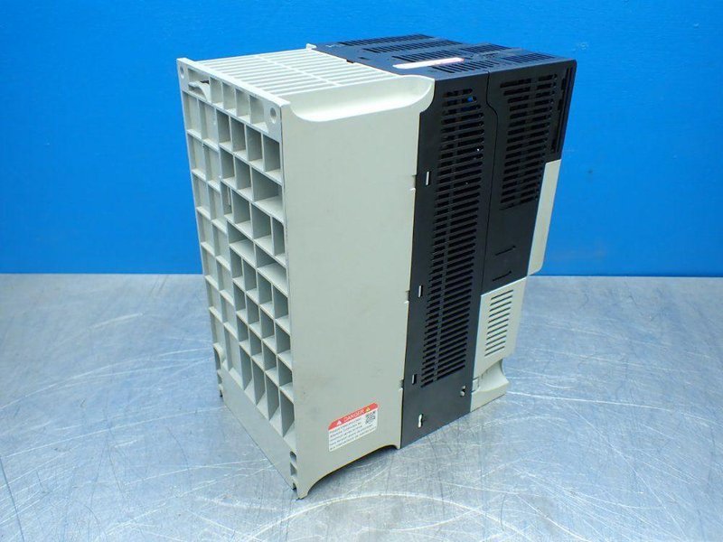 ALLEN-BRADLEY POWERFLEX 525 AC SERVO DRIVE  -  25B-D024N104