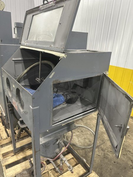 TRINCO BLAST CABINET: STOCK #23720