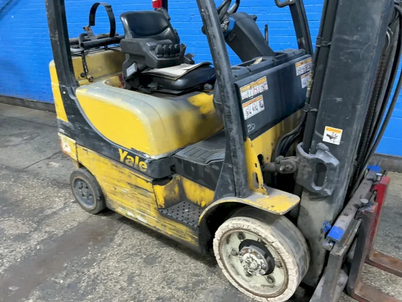 YALE 4550 LBS PROPANE FORKLIFT  -  GLC050VXNGSE094