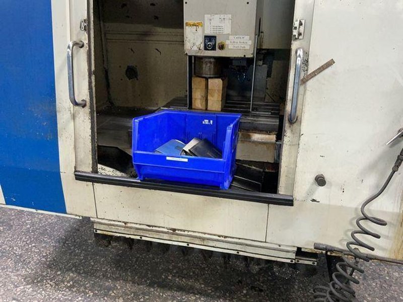 HURCO 20” X 30” CNC VMC  -  VMX24