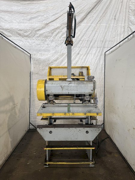 15 TON X 48" VERSON 16-48 PRESS BRAKE. STOCK # 0219526.