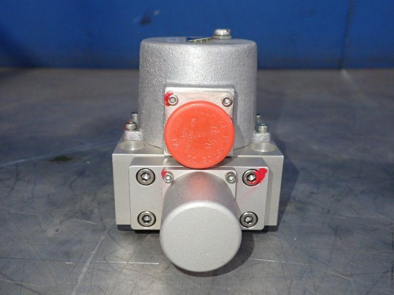 PERFECTION SERVO/MOOG VALVE  -  D765-606