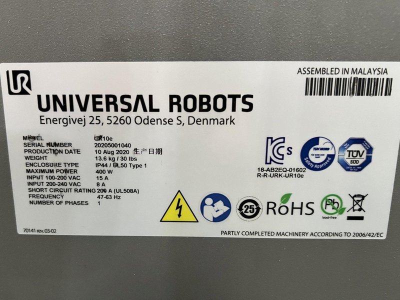 Universal Robots UR10e Cobot With Parts loading base/station. New-2020