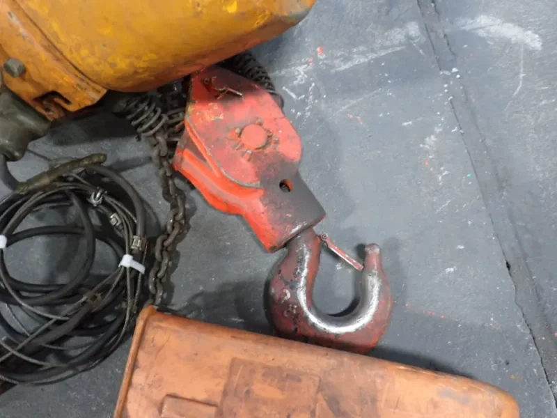 HITACHI LTD 3 TONS ELECTRIC CHAIN HOIST  -  3BS