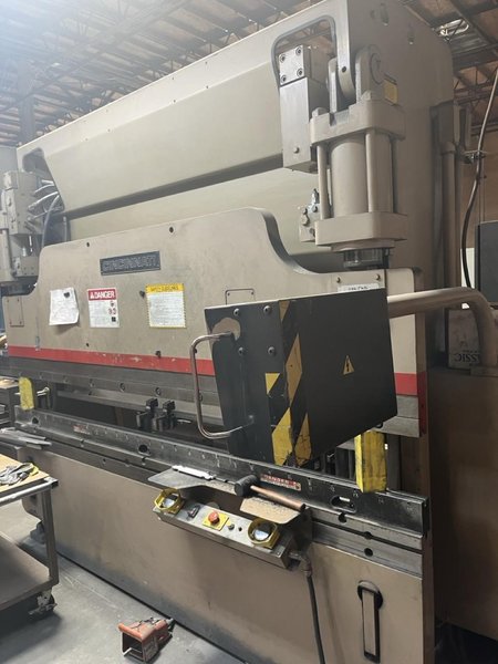 90 ton x 10′ Cincinnati 90CBII8 CNC Press Brake, 1998 – Very Clean