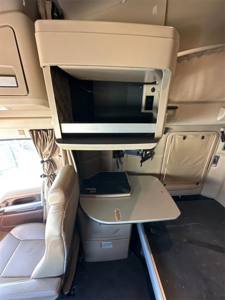 2022 Kenworth T680 1XKYD49X9NJ466983