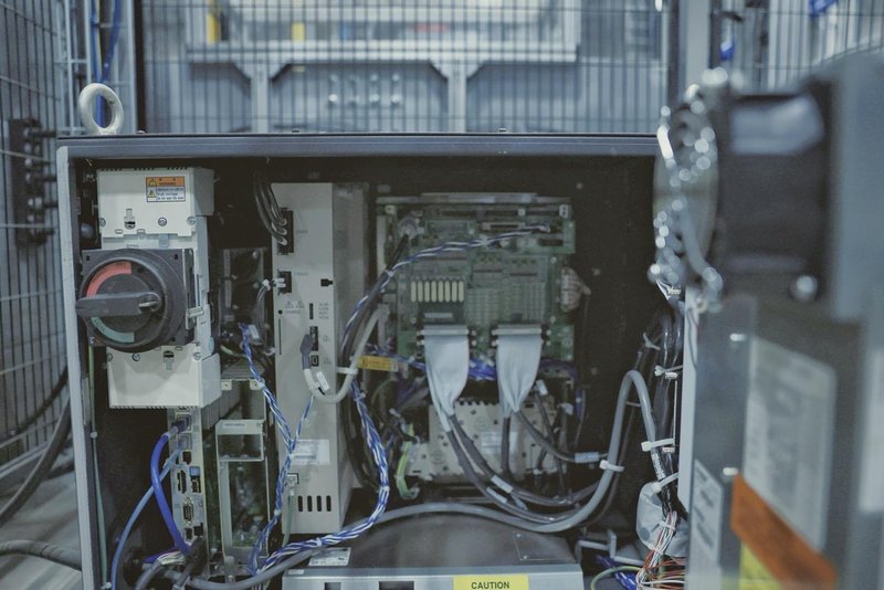 Yaskawa Motoman GP25-12 Robots (5) – YRC1000 Controllers, Mech-Mind 3D Vision, Bin Picking, Integrated Safety Cells, 2022