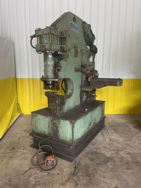 95 TON HILL ACME MODEL #6 HYDRAULIC IRONWORKER: STOCK #14712