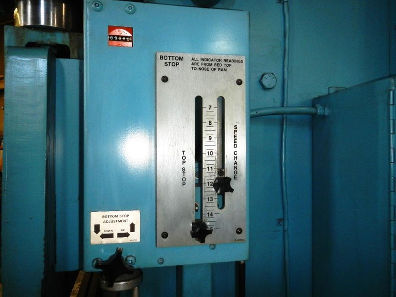 10' X 135 TON NIAGARA HYDRAULIC PRESS BRAKE MODEL HBM-135-8-10