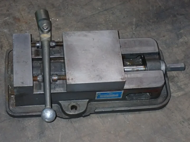 KURT 6" VISE