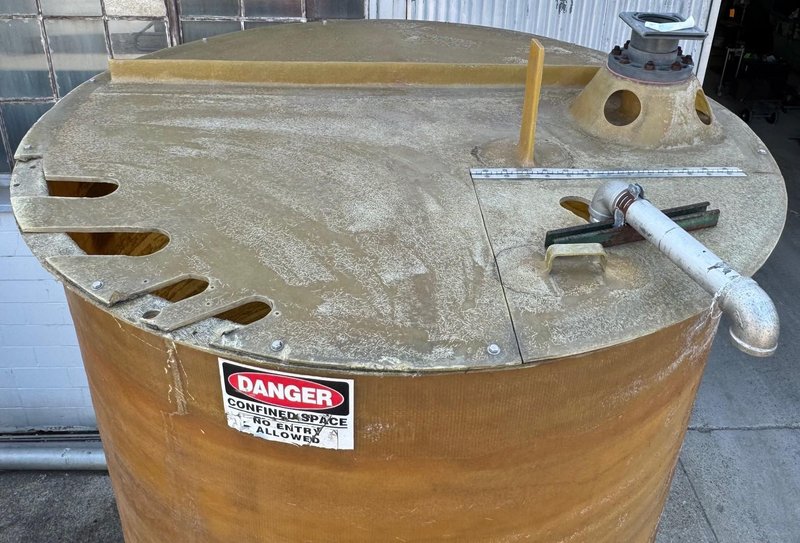2000 Gallon Palmer Fiberglass Tank
