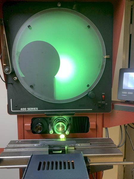 16" STARRETT Model HD400 Bench Top Optical Comparator, S/N 20573.