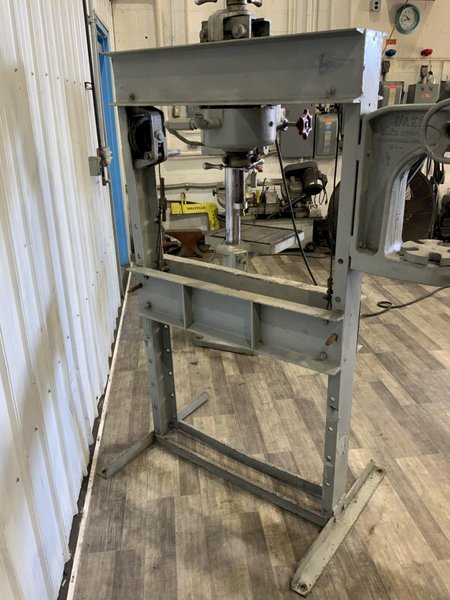 25 TON DAKE HYDRAULIC H FRAME PRESS: STOCK #81483