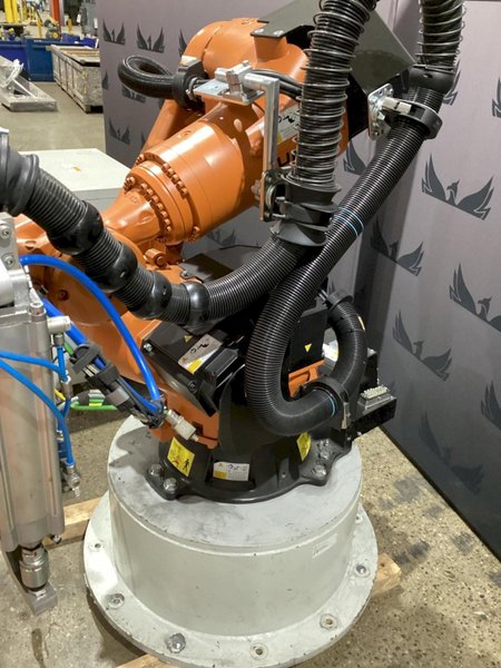 KUKA KR 120 R1800 nano Robot w/ KR C4 NA Controls, Missing Cable Set USED