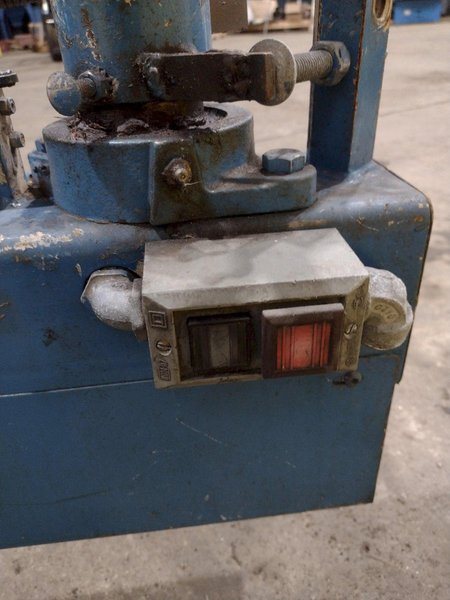 5,500 LBS X 48" AWC (ACCRA-WIRE CONTROLS) MODEL #F-200AF HORIZONTAL PALLET TYPE POWERED DE-COILER REEL: STOCK #19267