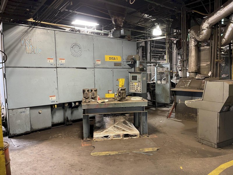 1999 Disamatic model 2013 mk5-b dmm s/n 130045 with amc and sbc conveyors, and pattern changer, feed belt with airator ,mold count 2821832 not full count