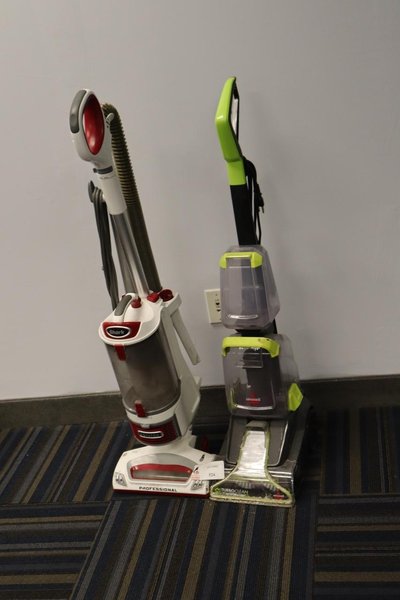 Shark Vacuum and Bissel Turbo Clean Carpet Cleaner- Auction Item