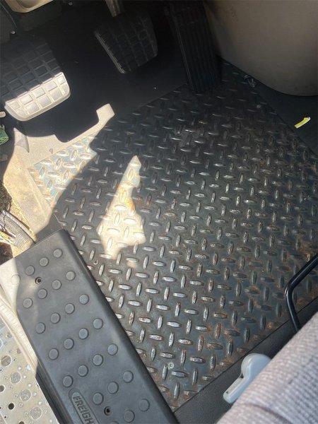 2017 Freightliner Cascadia 125 3AKJGLDR4HDHY0030