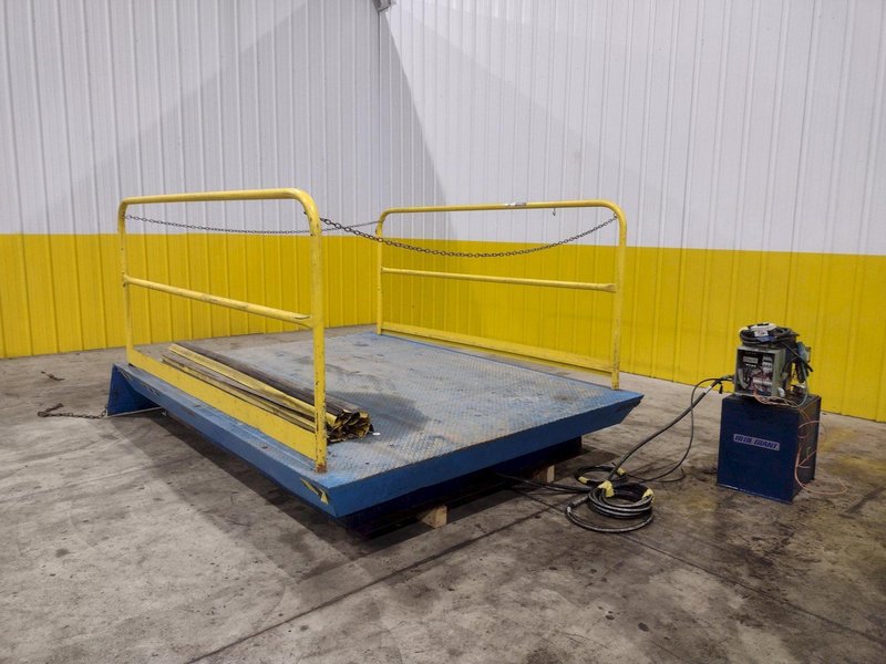8,000 LBS X 108" X 84" BLUE GIANT MODEL #SEDPH 53-208 HYDRAULIC LIFT TABLE / ELEVATING DOCK: STOCK #22330