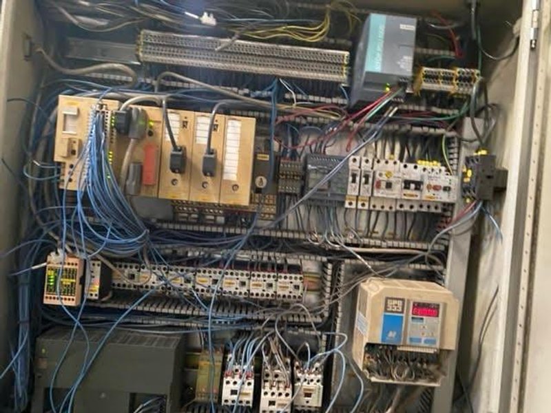 21′ Roper Whitney AM2116 Folder, 1998 – Backgauge