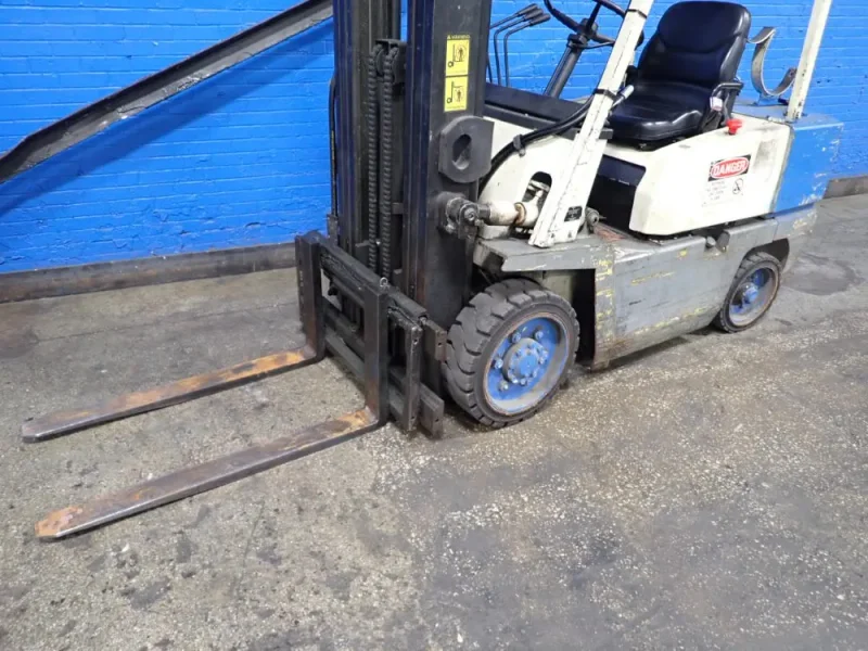 YW 4435 LBS PROPANE FORKLIFT  -  C 50