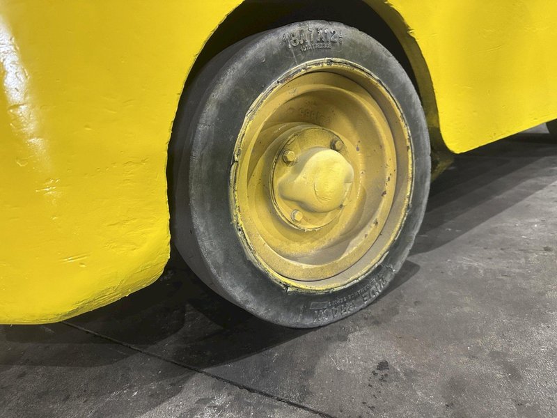 12,000 LB CATERPILLAR PROPANE FORKLIFT: STOCK #17999