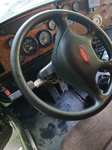 Peterbilt 357 Grapple Truck, 2001 – with Robotec Elite 910 Loader – Heavy Duty Material Handling