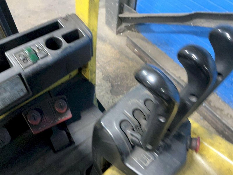 HYSTER 5800 LBS ELECTRIC FORKLIFT   -  E60XN-33