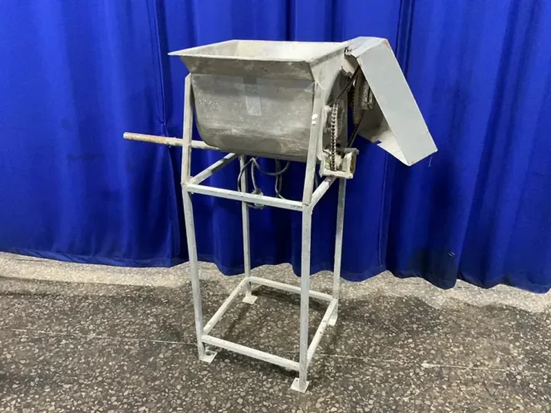 14X17X12 MIXER/FEEDER UNIT