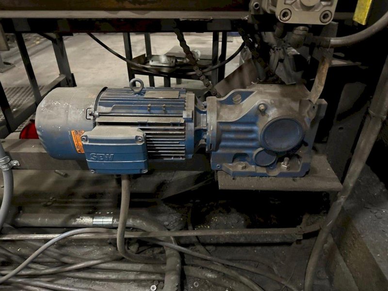 60&#039; X 42&quot; POWERED ROLLER CONVEYOR: STOCK #22909