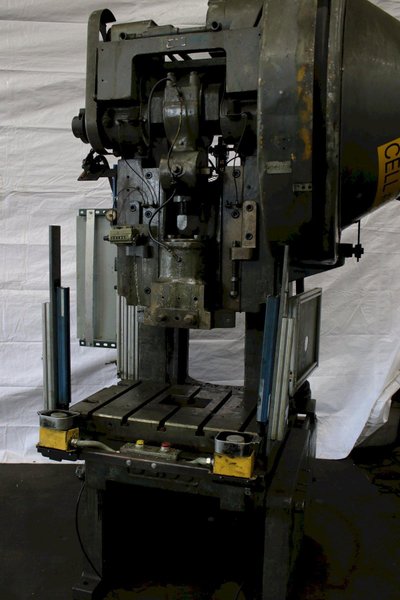 60 TON BLISS OBI FLYWHEEL SINGLE CRANK PRESS: STOCK #75543