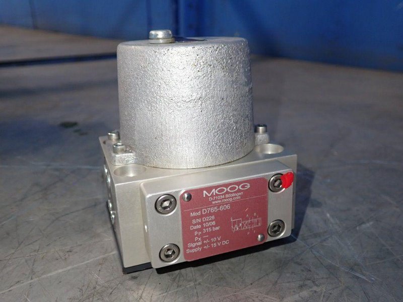 PERFECTION SERVO/MOOG VALVE  -  D765-606