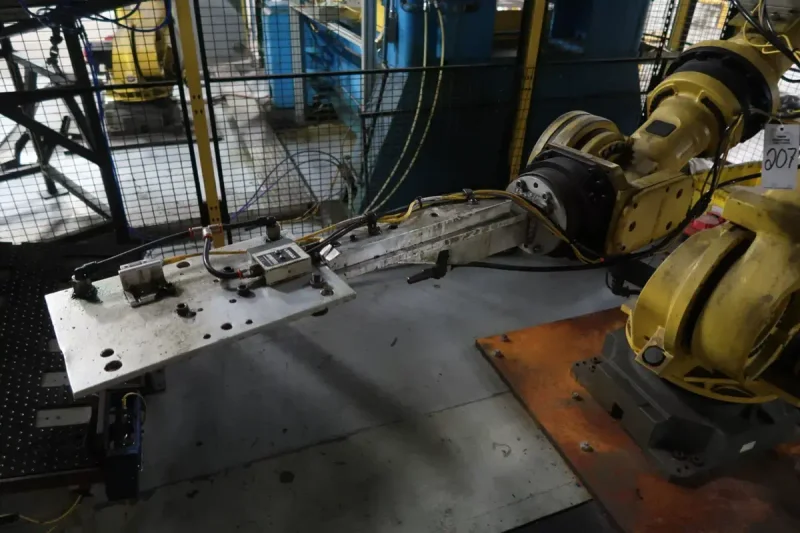 2017 Greenerd 4TA-900/700 - 60x60 900-Ton 4-Post Hydraulic Deep Draw Press - Includes Fanuc R-2000iB/210F Loading Robot