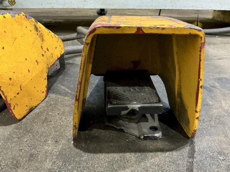 88 TON KNUTH MODEL #HPS 80/150 HYDRUALIC IRONWORKER 2012 : YOBRO #25332